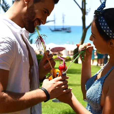 Star Elegance 5* Sidé